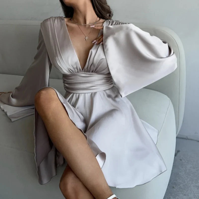 Darla – Rochie de Damă Elegantă Satinată cu Mâneci Largi